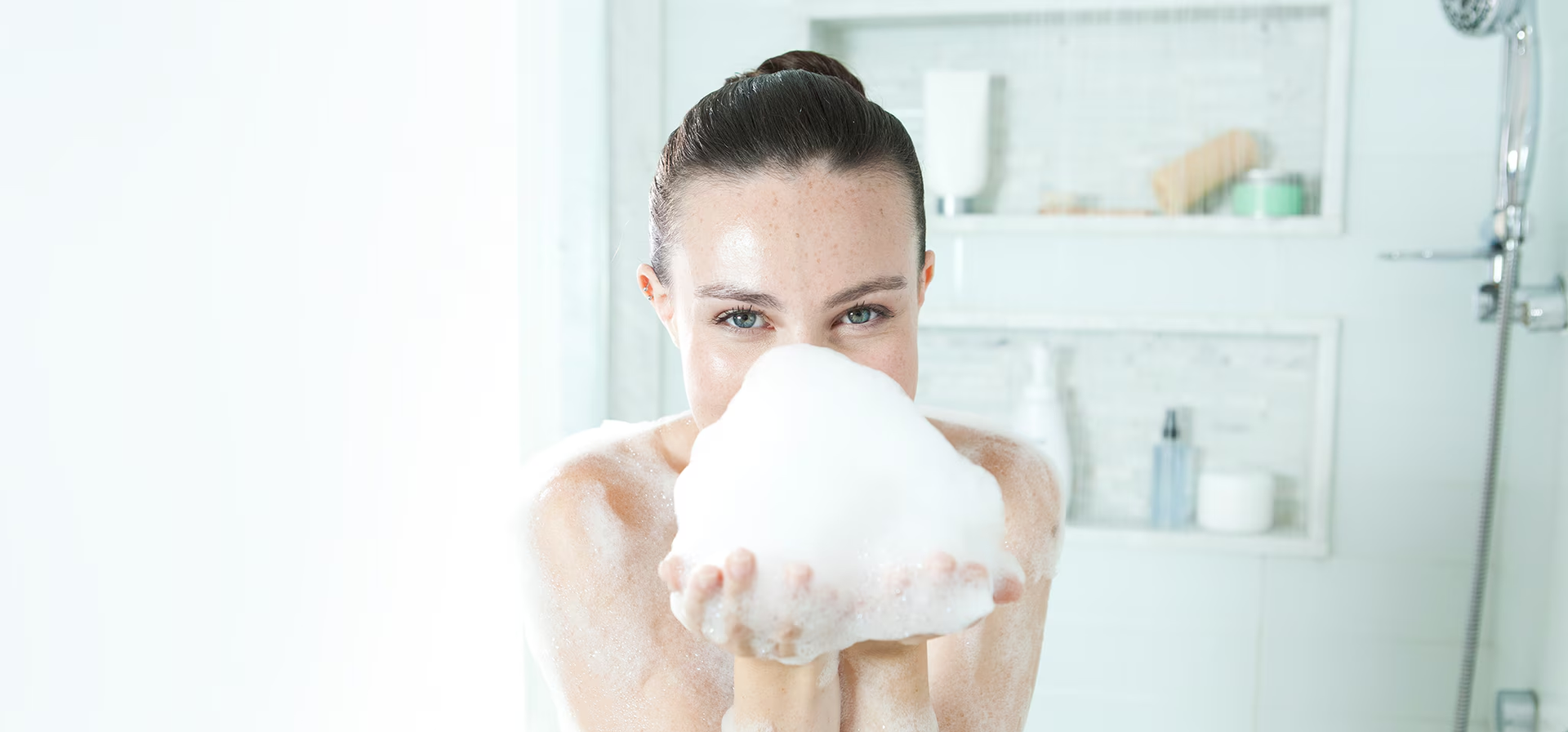 The Power of Fragrance: How Your Shower Gel Can Transform Your Mood